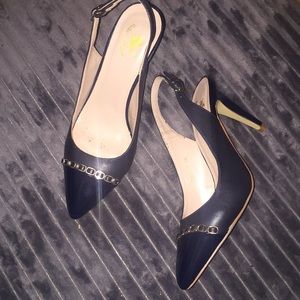 💙Navy blue w/gold accent sling back heels💙